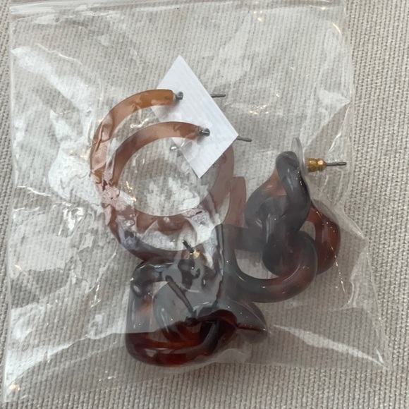 Brown tortoise shell style earrings - Picture 8 of 8